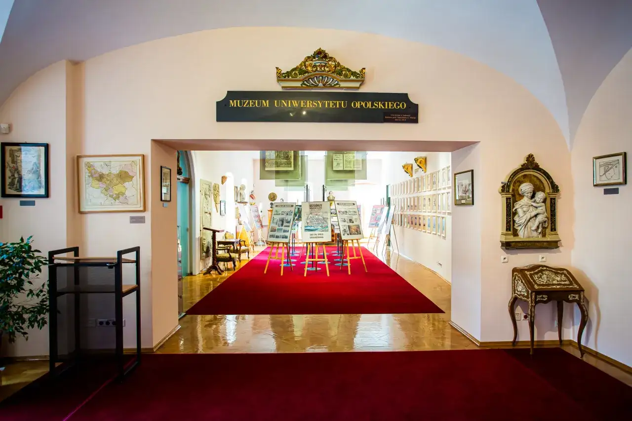 Uniwersytet: Kluczowe informacje o typach i roli w edukacji