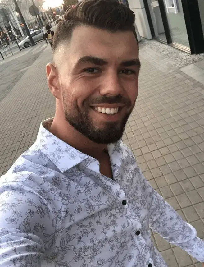 Kim jest Adrian z Love Island? Biografia, kontrowersje i ciekawostki o uczestniku