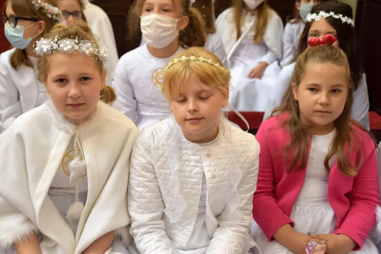 Jak ubrać dziecko na rocznicę komunii: kompleksowy poradnik dla rodziców