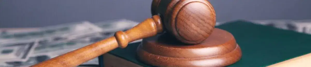 Ile trwa rozprawa w sądzie dla nieletnich? Sprawdź, co wpływa na czas.