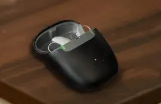 Jak ładować aparat słuchowy?