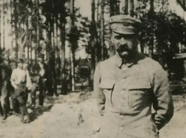 Kiedy się urodził Józef Piłsudski? Odkryj jego fascynującą historię