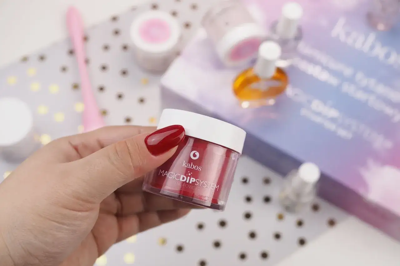 Co potrzeba do manicure tytanowego? Najważniejsze akcesoria i porady