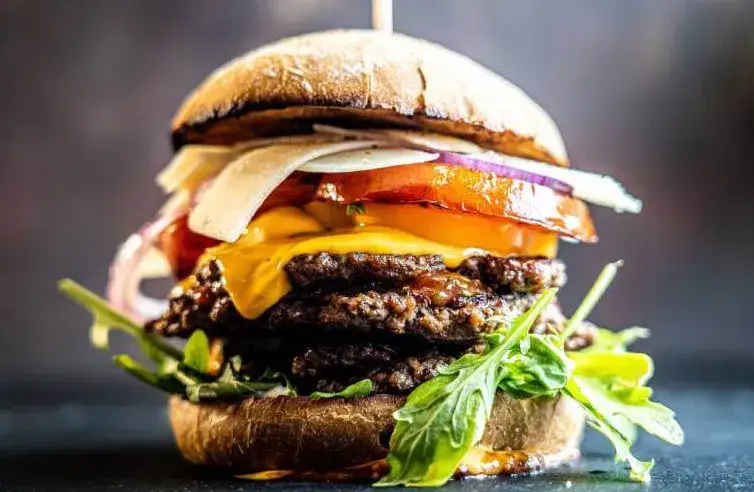 Co do burgera wołowego: najlepsze składniki i przepisy na smakowite burgery