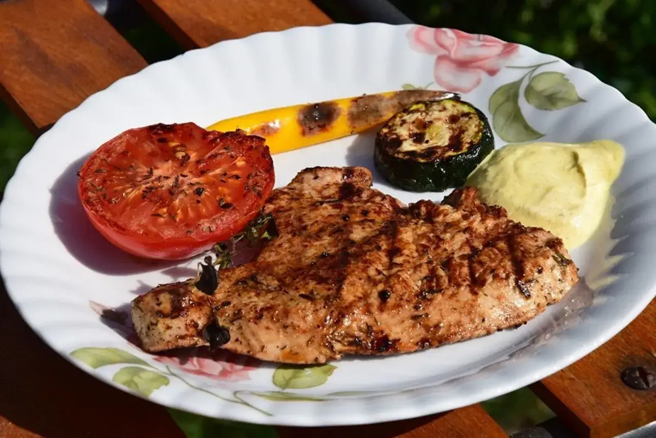 Idealna marynata do indyka na grilla - prosta i smaczna receptura