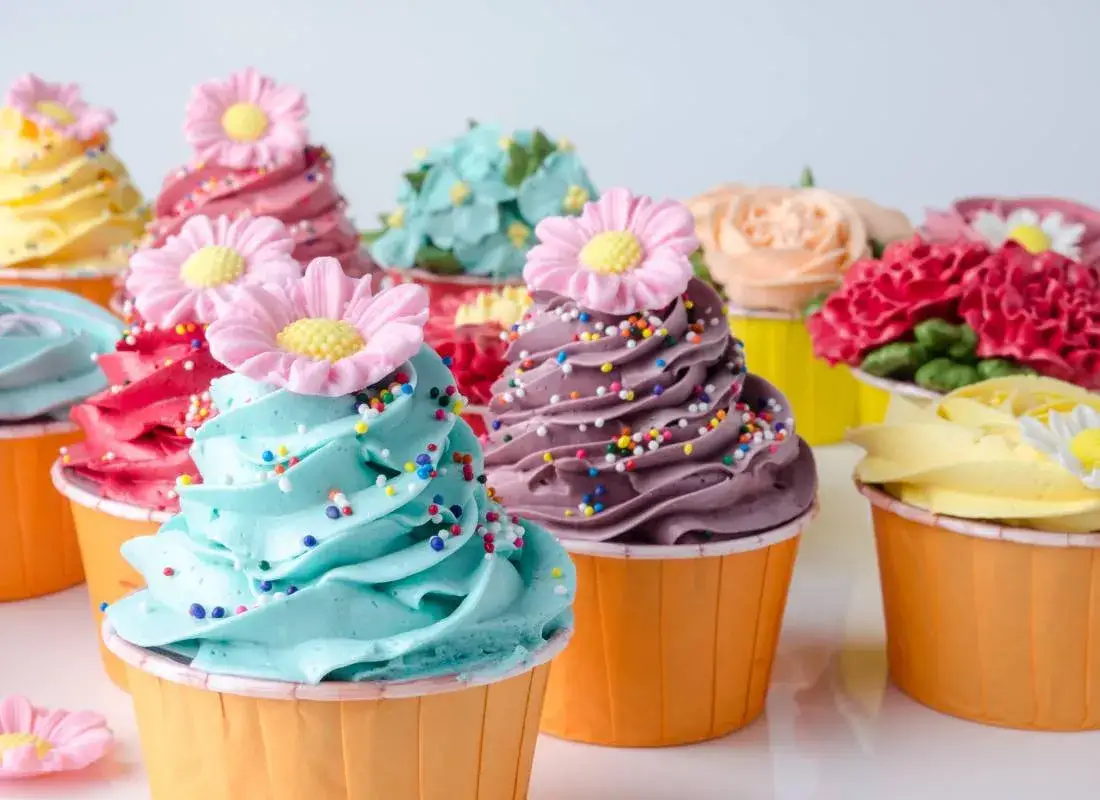 Jak zrobić babeczki bez foremek - proste sposoby na pyszne wypieki