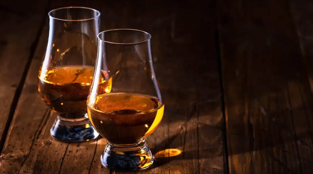 Ingrédients pour whisky : les secrets des saveurs authentiques révélés
