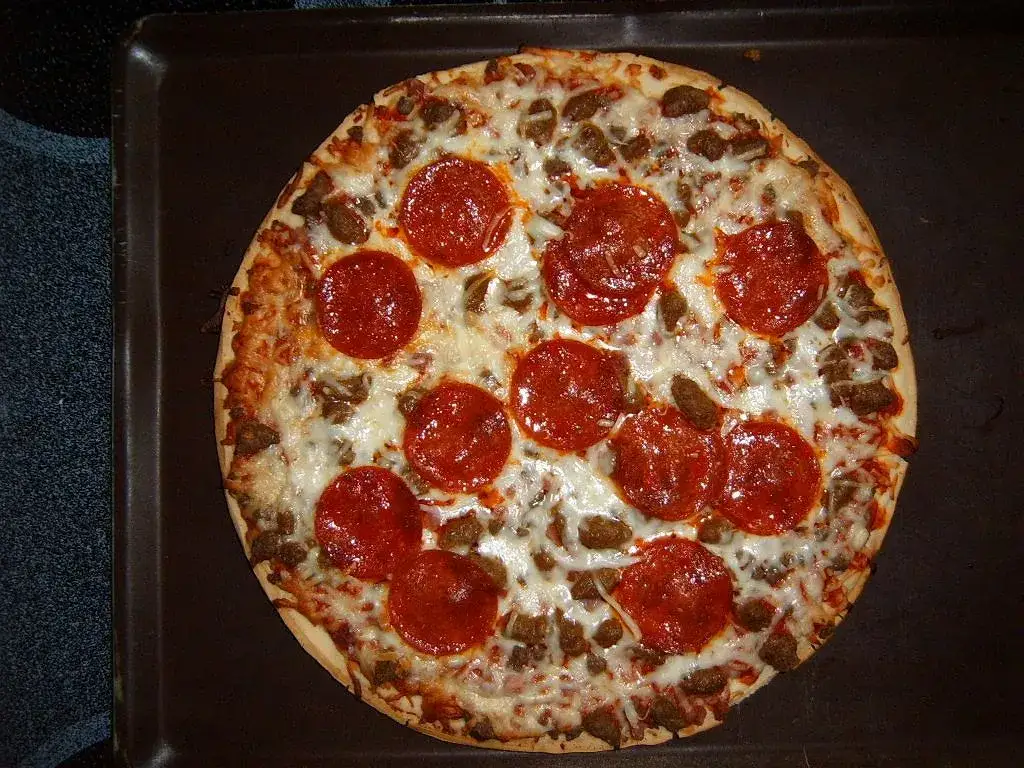 Jak upiec mrożoną pizzę, aby uniknąć najczęstszych błędów?