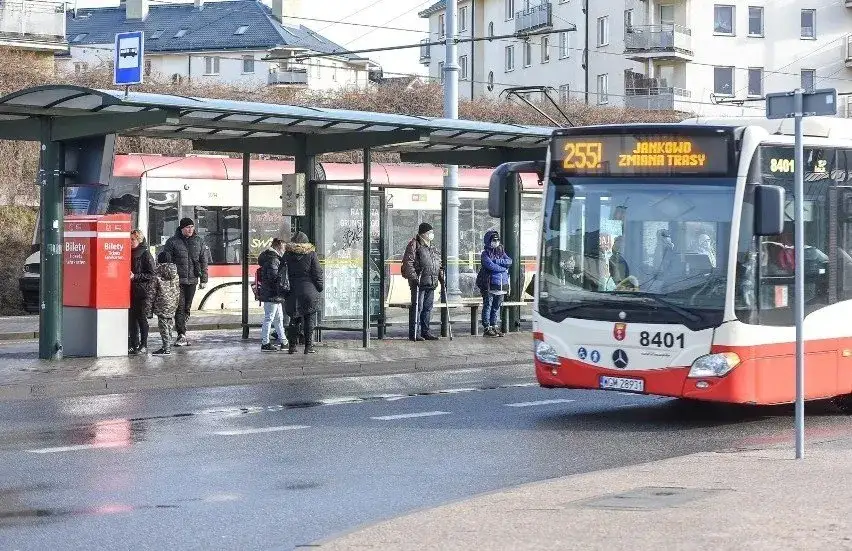 Ile naprawdę zarabia kierowca autobusu w Gdańsku? Sprawdź wynagrodzenia i perspektywy