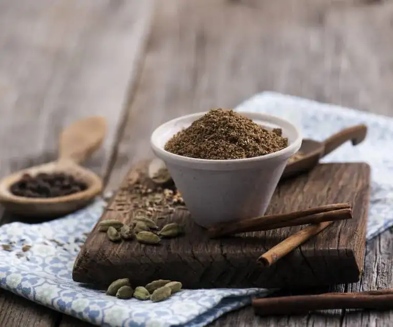 Garam masala – co to za przyprawa i jak wzbogaca potrawy?