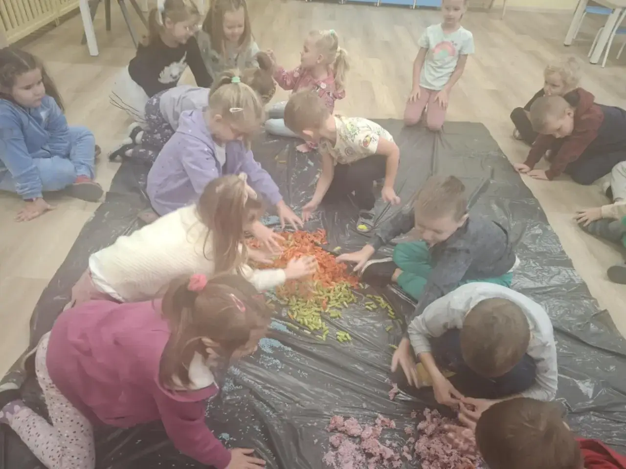 Zajęcia sensoryczne z makaronem: kreatywne pomysły dla dzieci