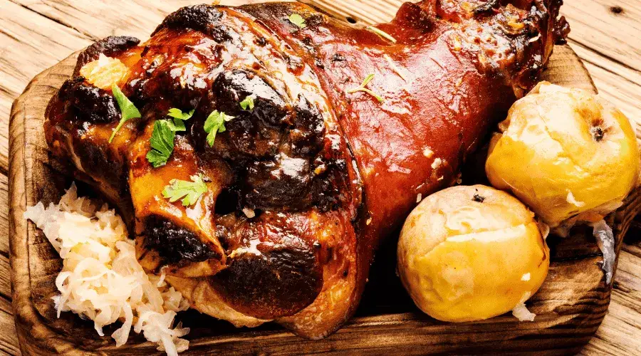 Jak upiec golonkę w piekarniku bez gotowania i uzyskać chrupiącą skórkę