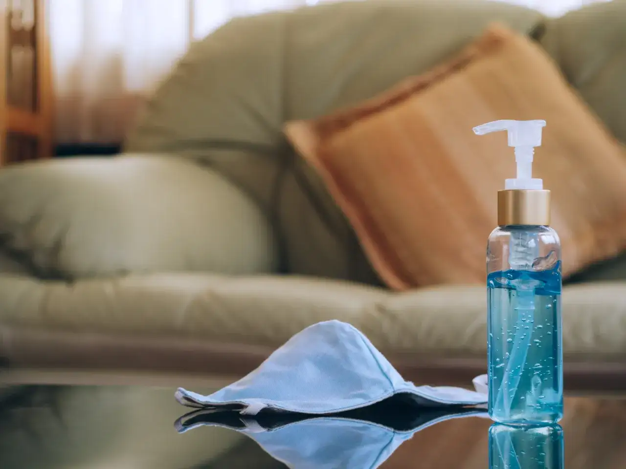 Jakie środki czystości warto zabrać samemu na pobyt w hotelu?