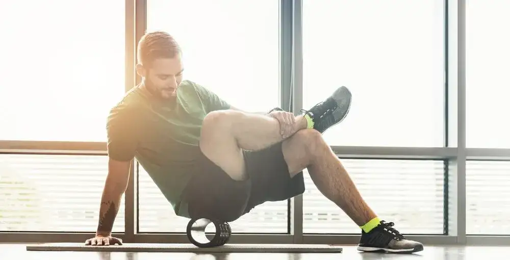 Jak się rolowac po treningu, aby uniknąć bólu i poprawić regenerację