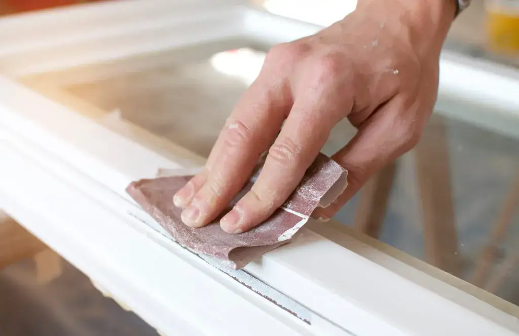 Profesjonalne malowanie okien krok po kroku. Uniknij najczęstszych błędów