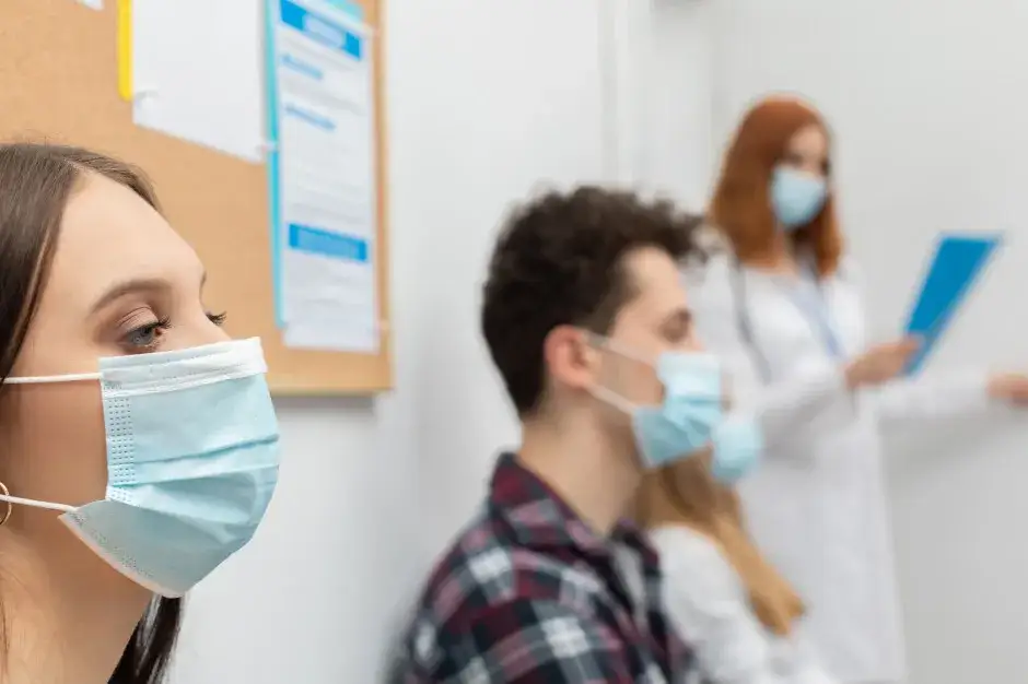 Maseczki w sanatoriach: Zaskakujące zasady, które musisz znać przed wyjazdem