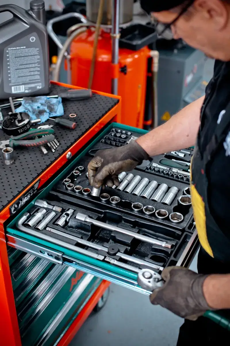 Czy autocasco naprawdę pokrywa awarie silnika? Sprawdź, na co uważać!