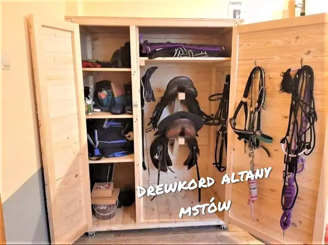 Najlepsza paka jeździecka drewniana - trwałość i elegancja w jednym