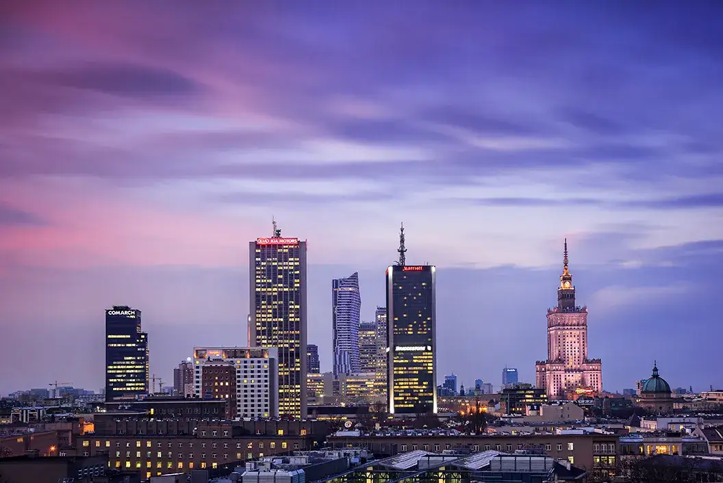 Hotel Marriott Warszawa - Ile pięter ma ten imponujący budynek?