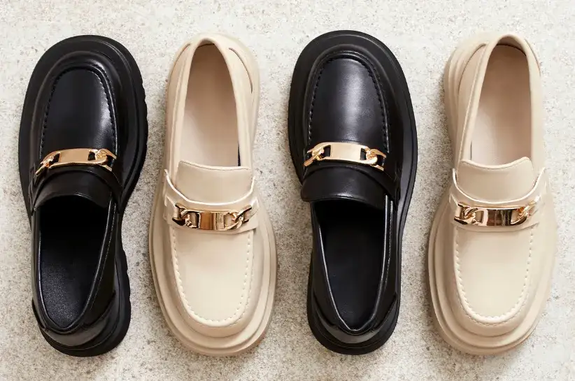 Czarne mokasyny damskie stylizacje, które odmienią twój look na każdą okazję
