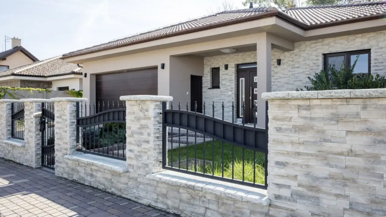 Jaki kamień na elewację domu wybrać? Porównanie, koszty i najczęstsze błędy