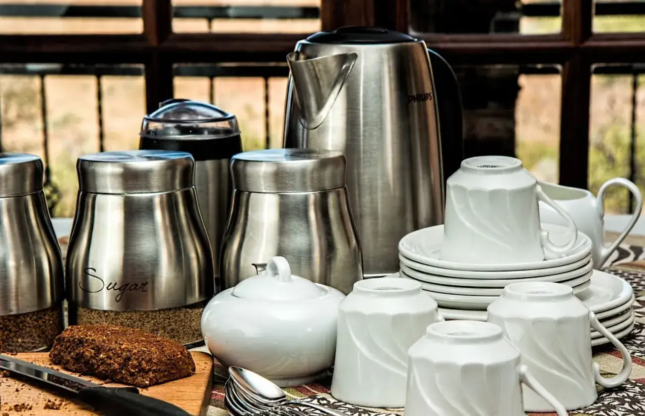 Jak działa czajnik bezprzewodowy? Odkryj jego tajemnice i funkcje