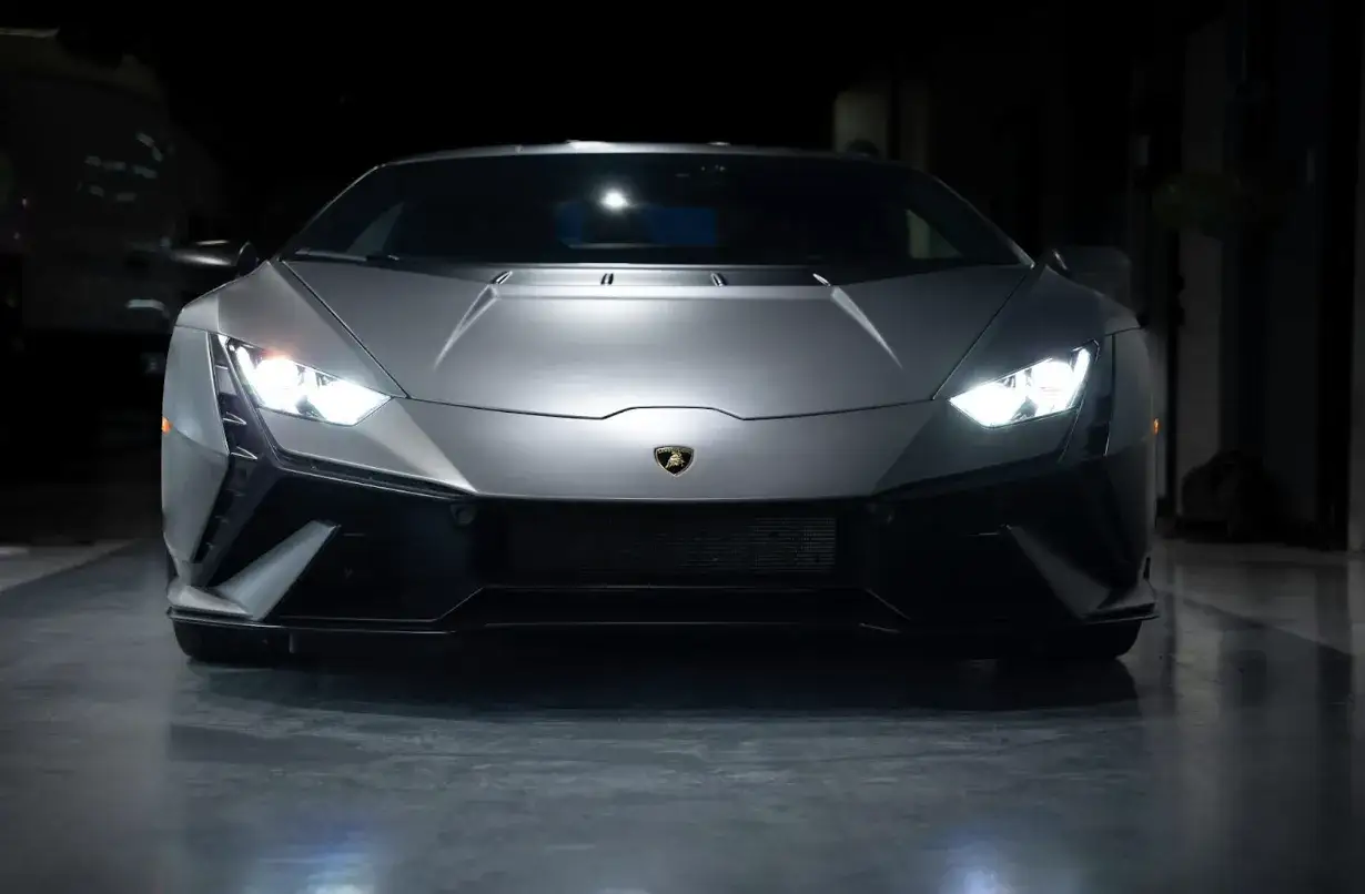 Samochody w filmach o kasynach – od Aston Martina Bonda po muscle cars w Ocean's Eleven