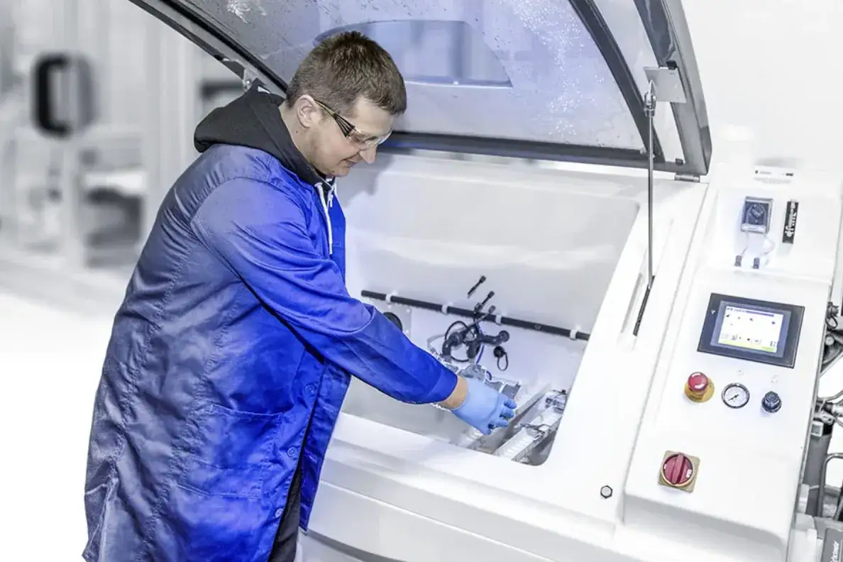 Niewidzialna tarcza. Wyzwania w testowaniu laboratoryjnym powłok antykorozyjnych dla Automotive