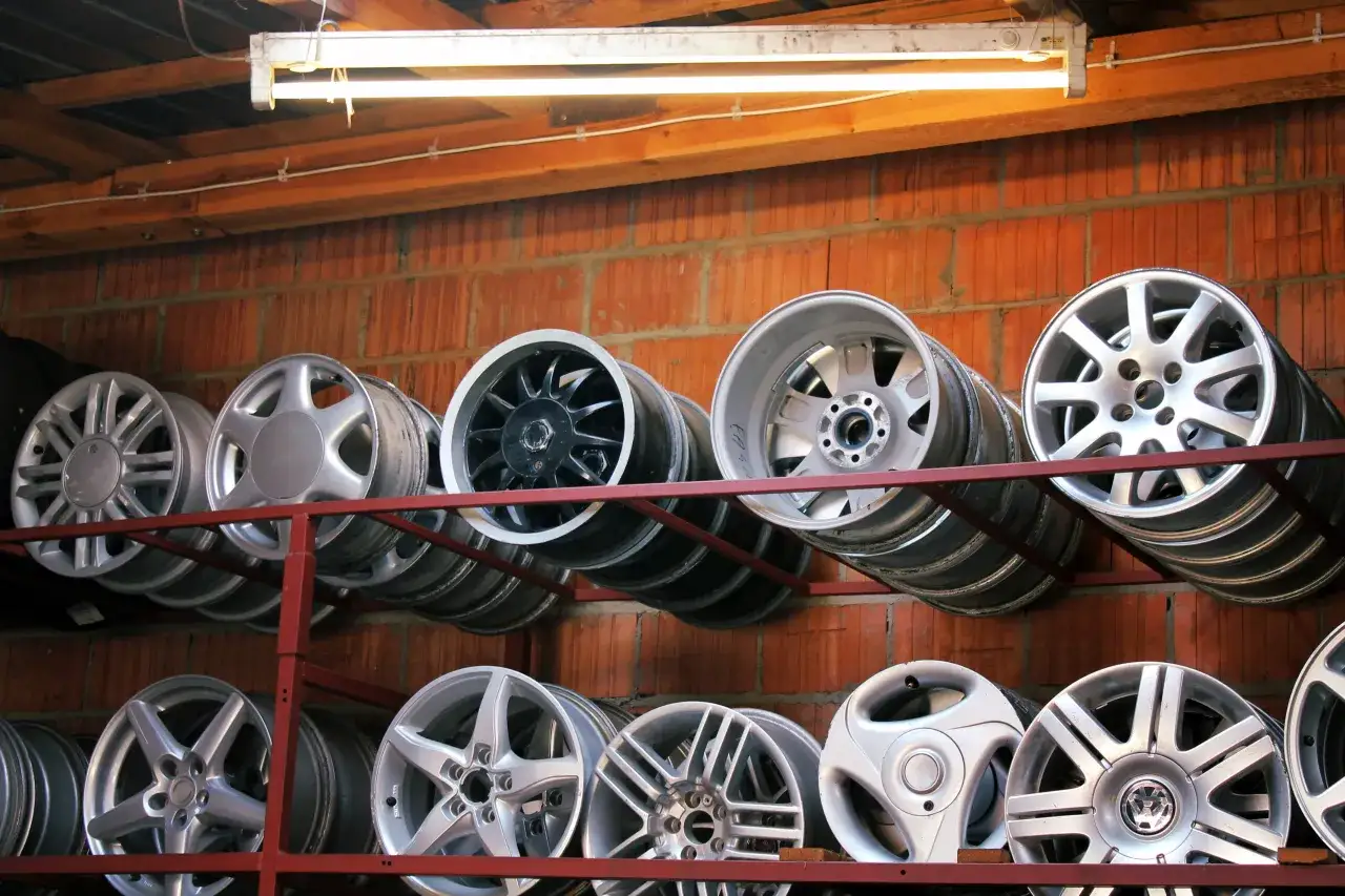 Styl, który nie kosztuje fortuny. Odmień swoje auto dzięki felgom z drugiej ręki