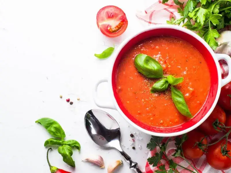 Jakie przyprawy do pomidorowej? Sekret idealnego smaku zupy pomidorowej