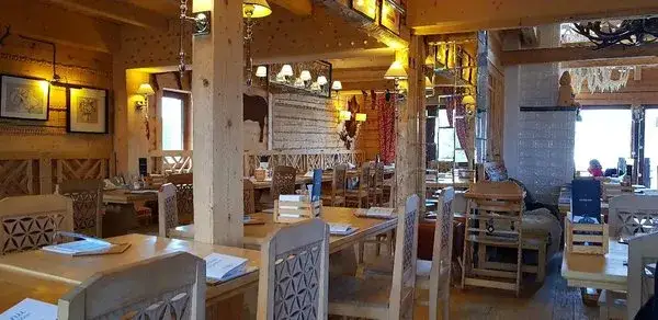 Gdzie zjeść w Bukowinie Tatrzańskiej? Odkryj najlepsze restauracje
