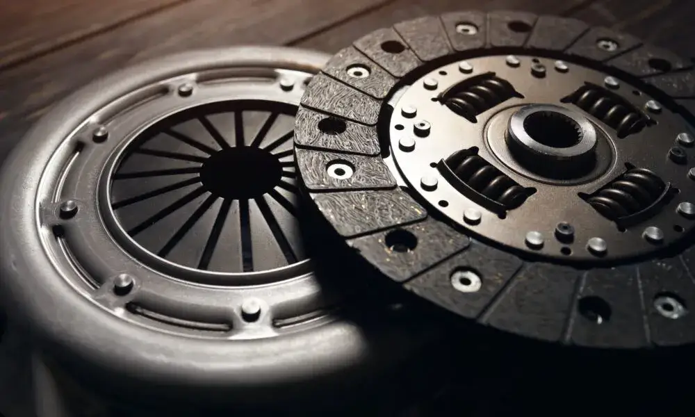 Ile za wymianę sprzęgła? Sprawdź, co wpływa na koszty naprawy