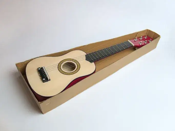 Jak zapakować gitarę do wysyłki, aby uniknąć uszkodzeń i strat