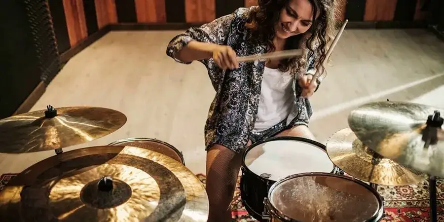 Czy gra na perkusji jest trudna? Odkryj wyzwania i sukcesy w nauce