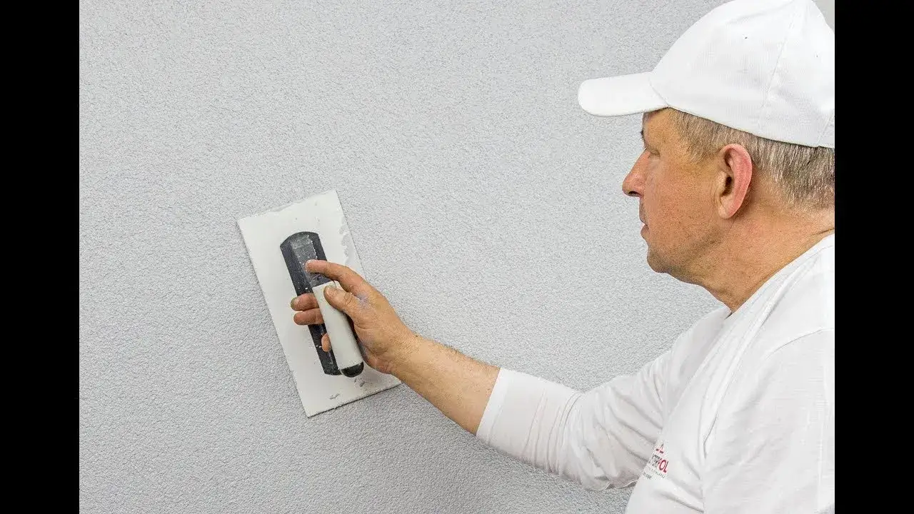 Jak zacierać tynk akrylowy - uniknij najczęstszych błędów i osiągnij perfekcję