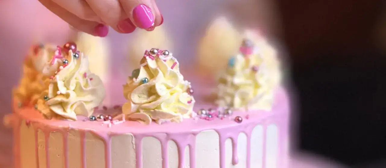 Jak zrobić tort na urodziny, który zachwyci gości i smakuje wybornie