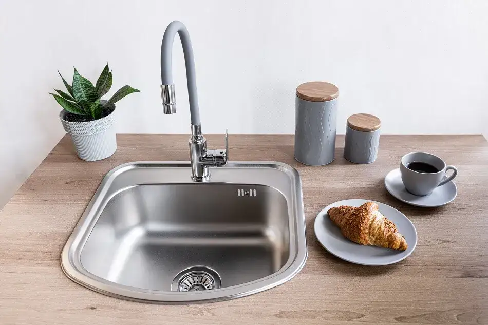 Jak usunąć przykry zapach ze zlewu? Skuteczne metody i porady