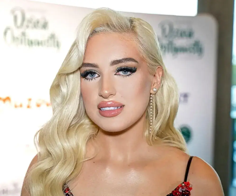 Caroline Derpienski: Kontrowersyjna modelka i influencerka