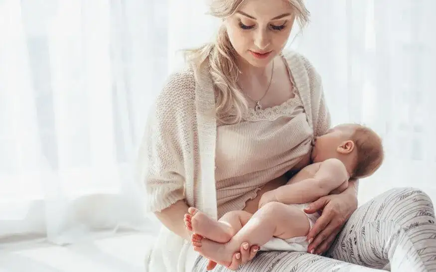 Ile je 6-miesięczne dziecko karmione piersią? Kompletny poradnik