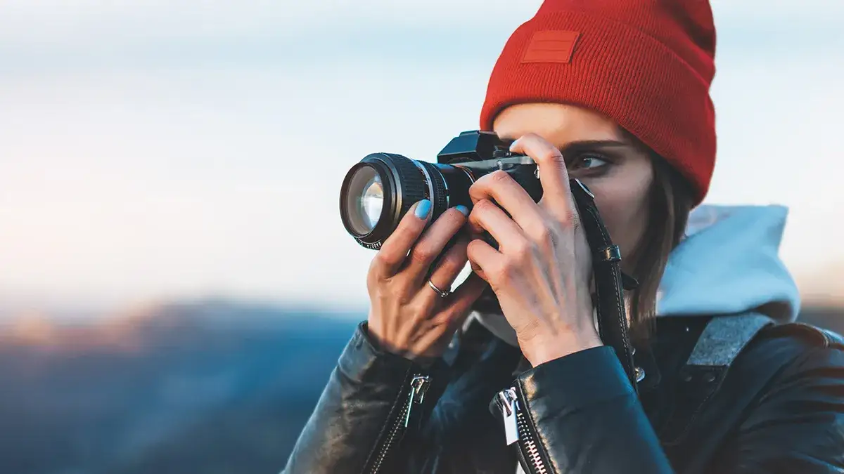 Profesjonalne zdjęcia w plenerze: jaki obiektyw wybrać na wyjątkową sesję
