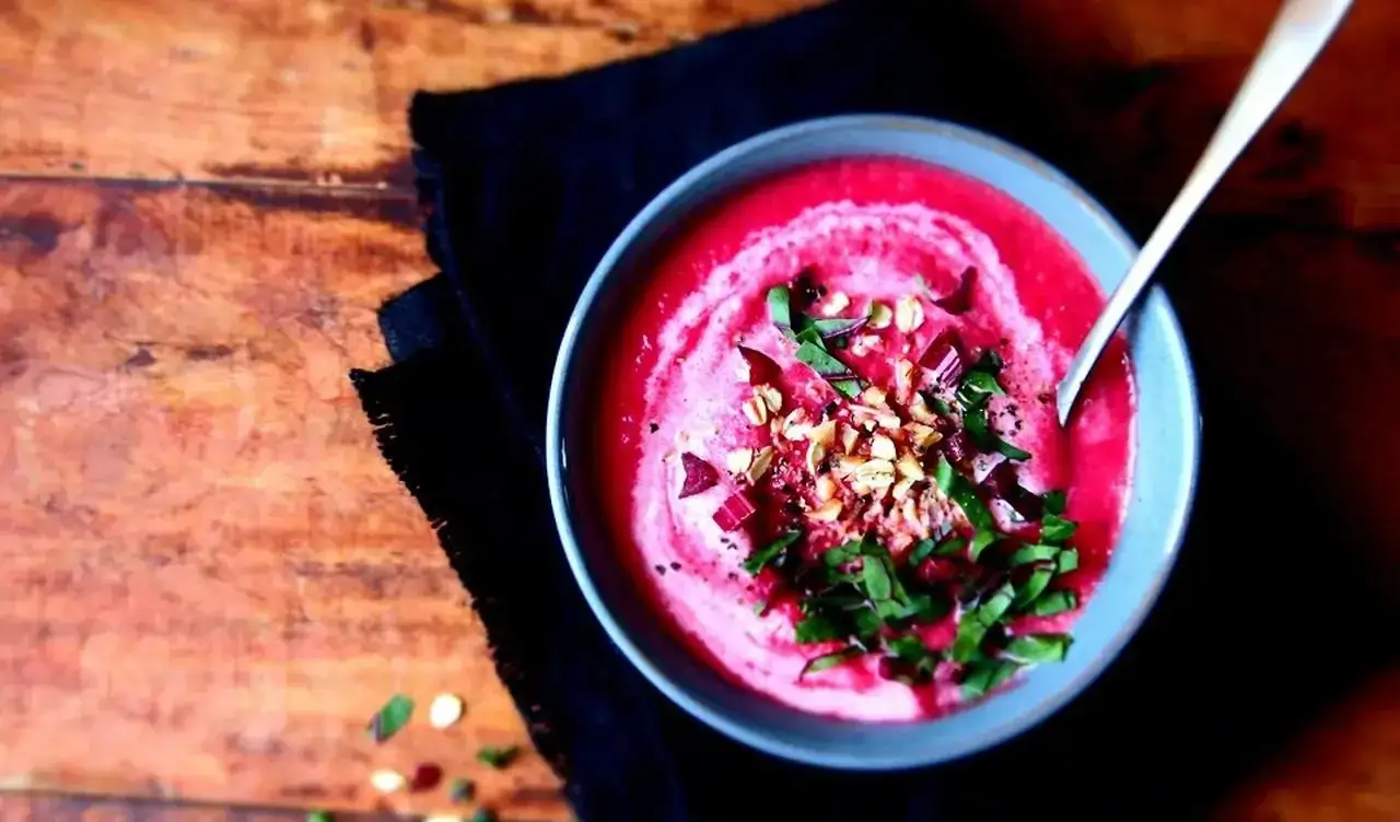 Jak ugotować zupę z botwiny - prosty przepis na smaczną zupę