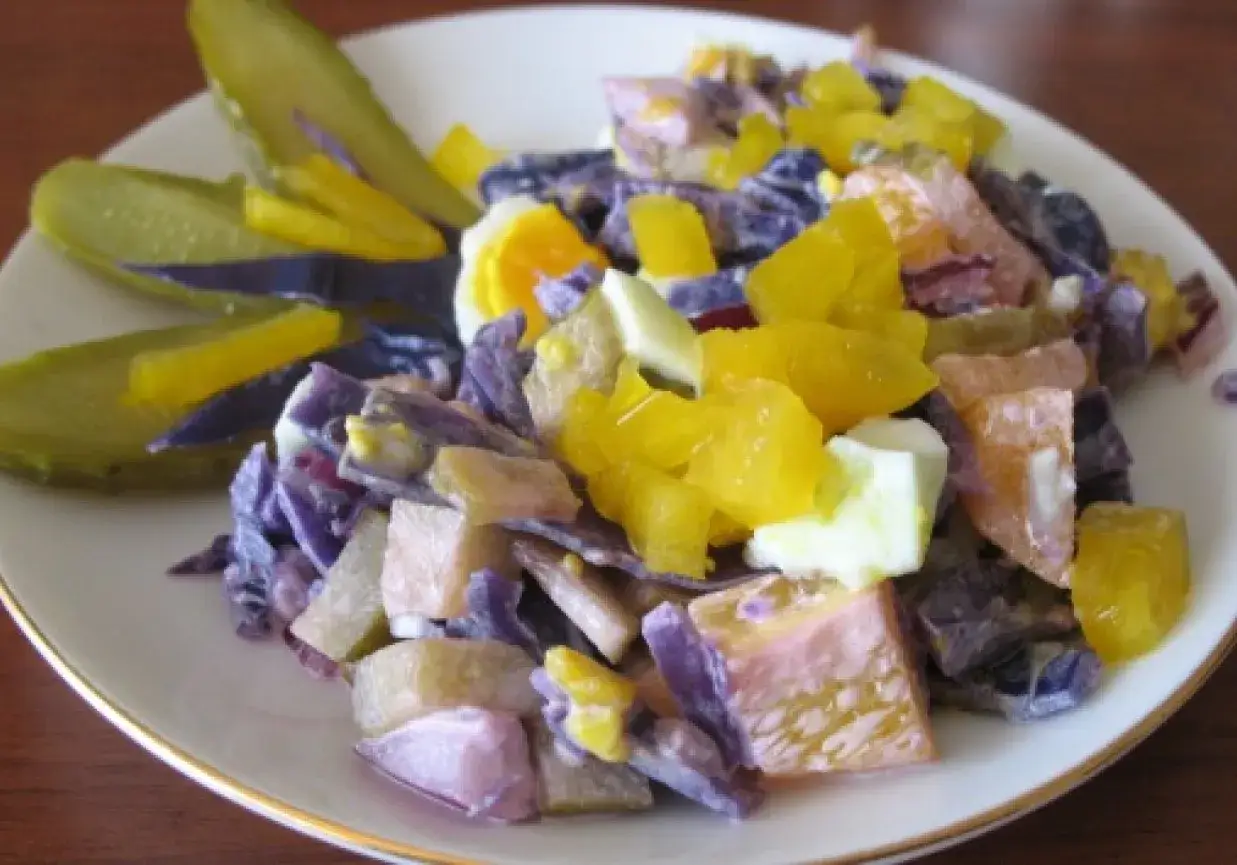 Jak zrobić sałatkę z czerwonej kapusty, aby zachwycić smakiem i kolorem