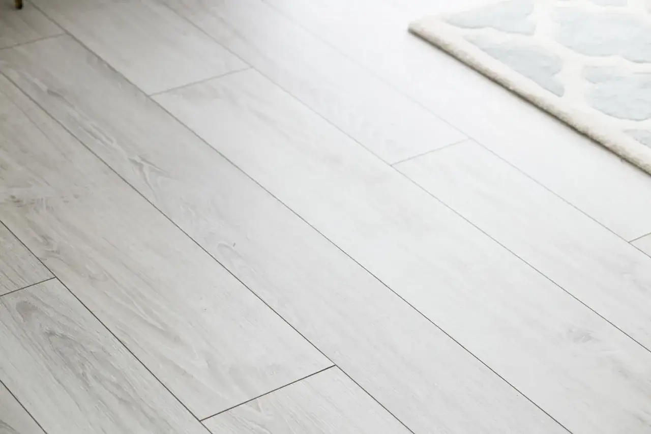 Gdzie kupić panele Alsafloor? Najlepsze sklepy i porady dla Ciebie