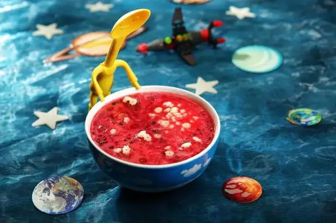 Jak zrobić zupę owocową, która zachwyci smakiem i orzeźwi