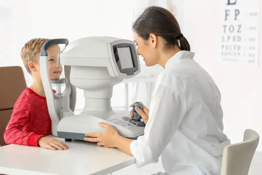 Czy okulista to poradnia specjalistyczna? Wyjaśniamy, jak działa opieka okulistyczna