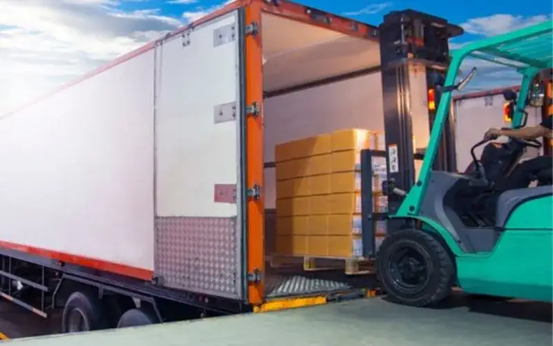 Czym jest giełda transportowa i jak może ułatwić Twoją pracę?