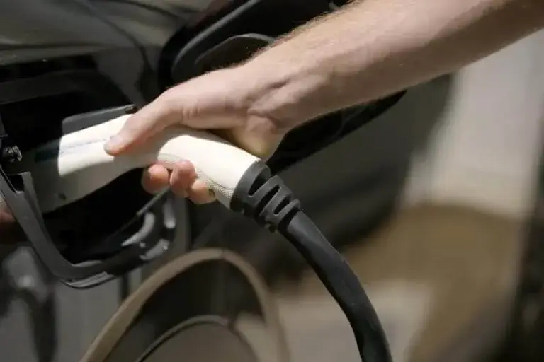 Zwiększ sprzedaż dzięki ładowarce do samochodów elektrycznych