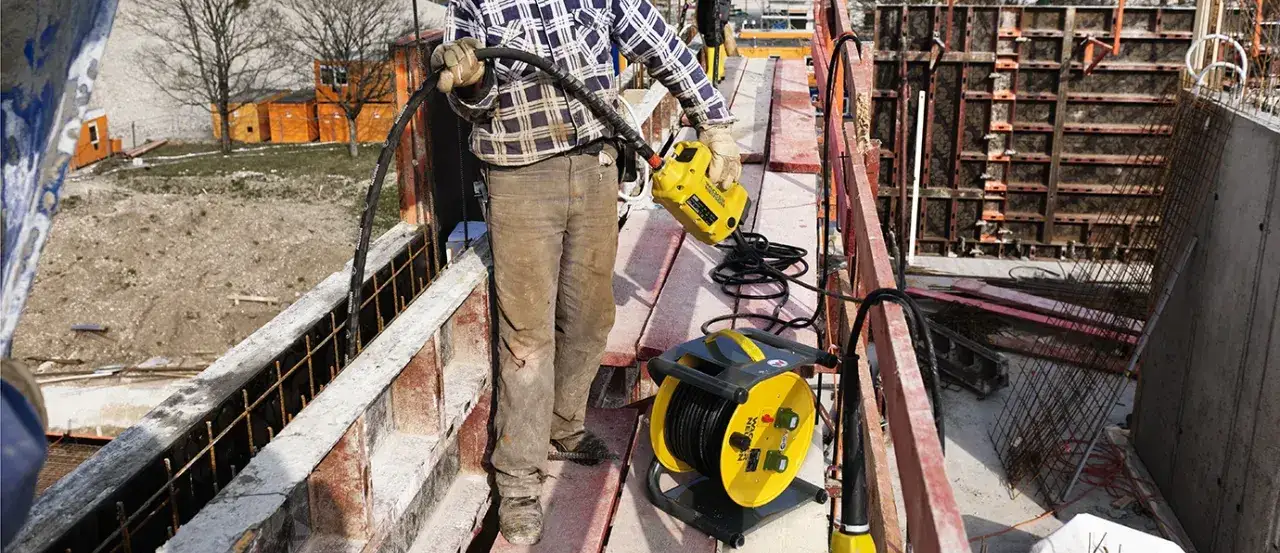 Jak zrobić wibrator do betonu z wiertarki i uniknąć problemów