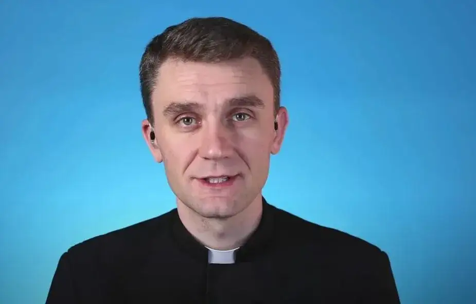 Ile ma lat ks. Teodor Sawielewicz? Zaskakujące fakty o jego życiu!