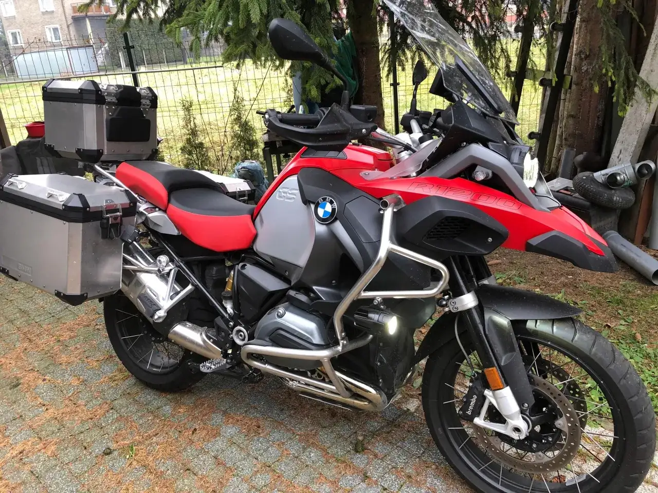 Najlepsze motocykle BMW 1200: porównanie modeli i ich cech